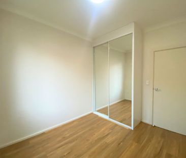 2 Bedroom Apartment with Timber Flooring - Photo 2