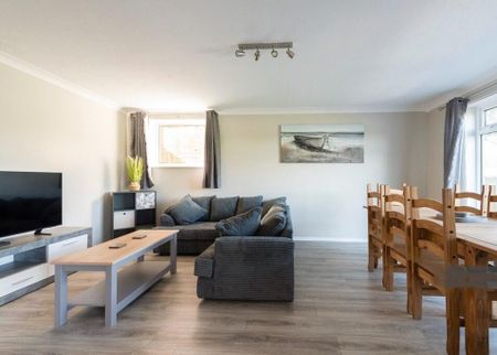 5 bedroom detached house to rent - Photo 4