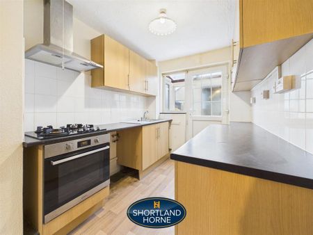 3 bedroom terraced house to rent - Photo 3