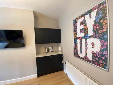 1 bedroom in a house share to rent - Photo 3