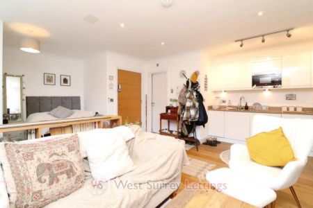 Studio to rent - Photo 3