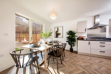 4 bedroom detached house to rent - Photo 5