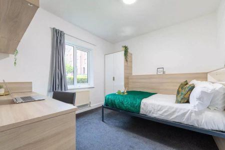 Silver Ensuite Large - Photo 2