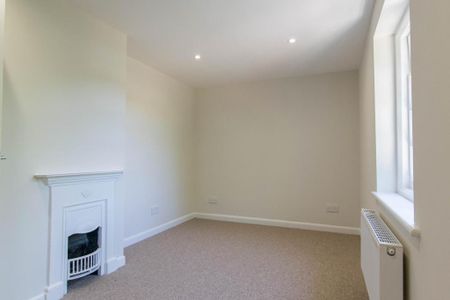 2 bedroom semi-detached house to rent - Photo 4