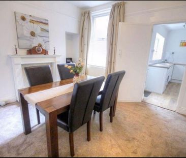 4 bedroom terraced house to rent - Photo 1