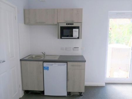 Studio to rent - Photo 5