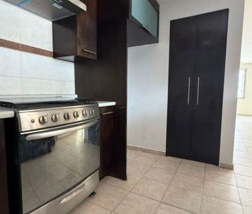 Casa en Renta en esquina con excedente, Las Lomas Sector Bosques Ga... - Photo 1