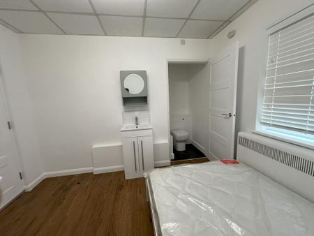 1 bedroom property to rent - Photo 2