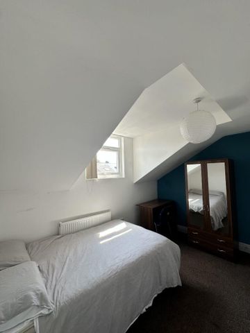8 bedroom terraced house to rent - Photo 5