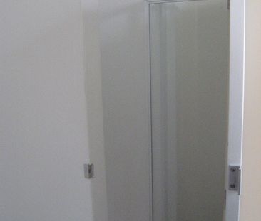 Empire Boarding House - Heart of Petone - Photo 6