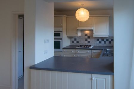 3 Bed Terraced House, Ashley Close, BS7 - Photo 3