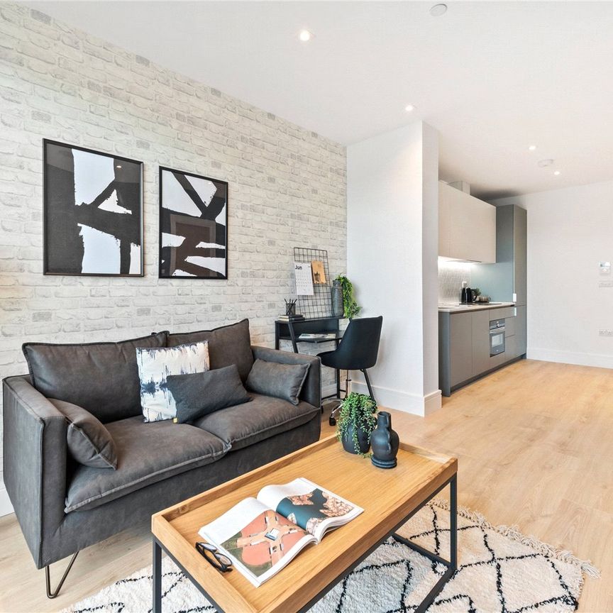 Pyrcroft Road, Chertsey, Surrey, KT16 9RL - Photo 1