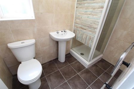 1 bedroom ground floor flat to rent - Photo 4