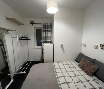 Room in a Shared Flat, Neasden Lane, NW10 - Photo 5