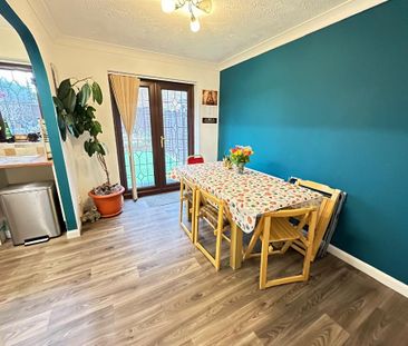 3 bedroom end of terrace house to rent - Photo 3