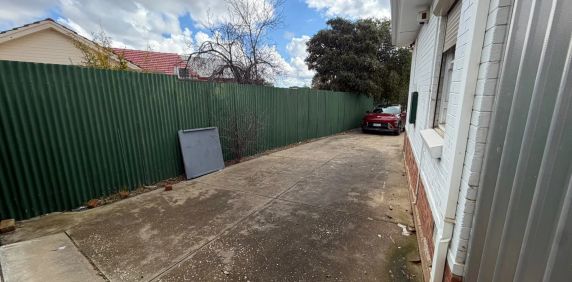 Renovated 3-Bedroom Home with Spacious Rumpus Area Please apply via Tenantoptions.com.au - Photo 2