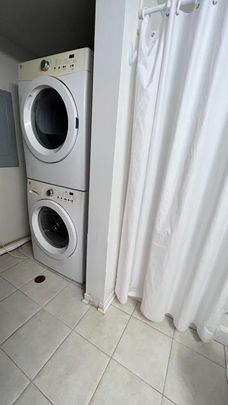 2B Hamilton Ottawa Canada - Photo 1