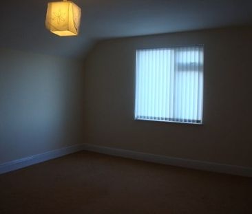 2 Bed Flat, Sandringham Drive, CH45 - Photo 4