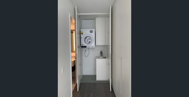 Modern Luxurious 1 BDROOM AT PREMIUM LOCATION - Photo 1