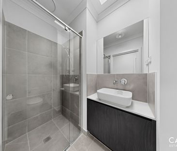 81 Villa Doria Drive, Clyde North - Photo 3
