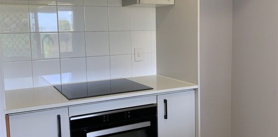 Very Comfortable & Renovated Low-set Family Home with Solar Panels - Photo 2