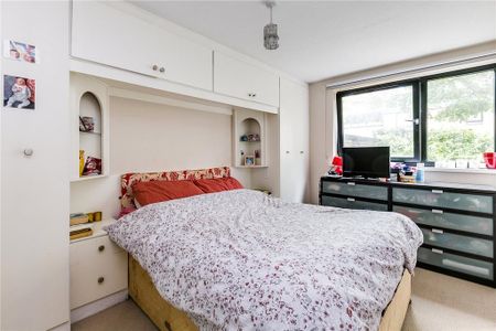 3 bedroom maisonette to rent - Photo 2