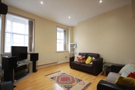 1 bedroom flat to rent - Photo 2