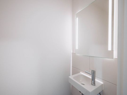 Erstbezug in Neubau: 3-Zimmer-Wohnung mit moderner Einbauküche - Foto 1