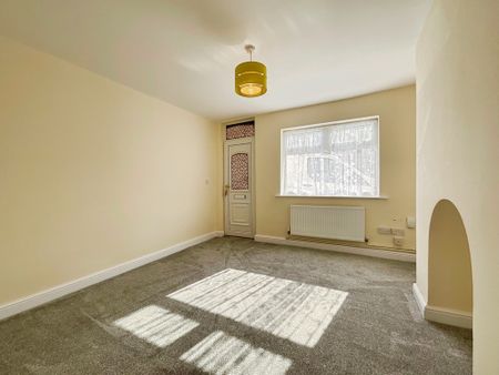 2 bedroom Mid Terraced House to let - Photo 3