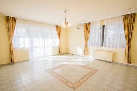 Kisgazda utca - Fotó 1