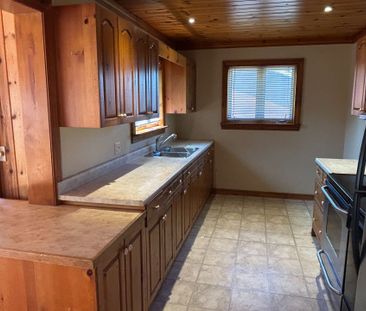 For Lease - 46 Kennedy Drive Unit# MAIN LEVEL, Kawartha Lakes, Ontario - Photo 4