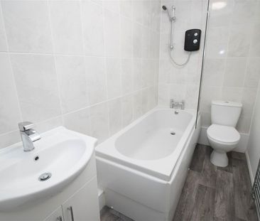 3 Bedroom House - End Terrace - Photo 6