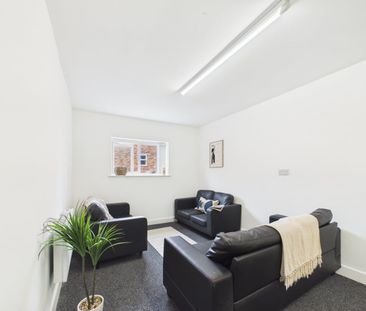 Room in a Shared Flat, Smithdown Road, L15 - Photo 3