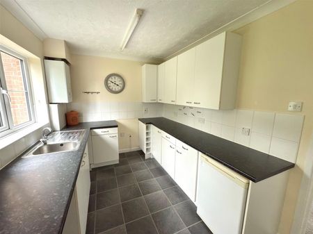 Commodore Road Oulton Broad, Lowestoft - Photo 5