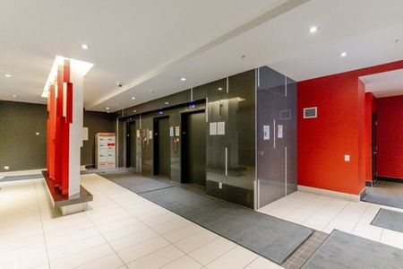 Edmonton Furnished Condo Rental in Downtown - Luxury Furnished 1 Bedroom Condo in Downtown Edmonton w/ Underground Parking - Photo 3