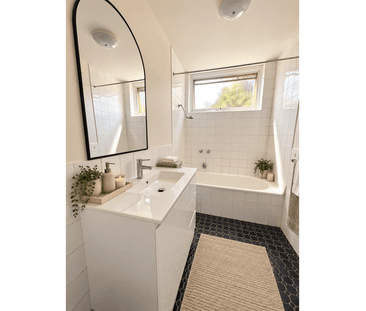 Friendly Neighbourhood 2 Bedroom Apartment - Photo 4