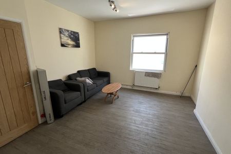 Western Road - Photo 2