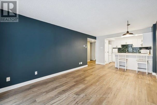 1604 - 475 LAURIER AVENUE W - Photo 1