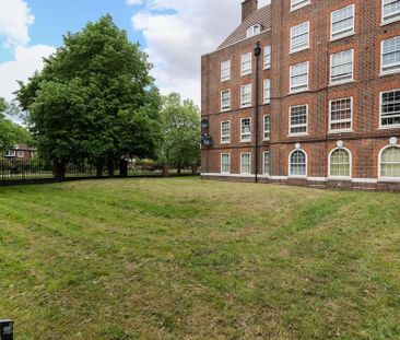 4 bedroom flat to rent - Photo 4