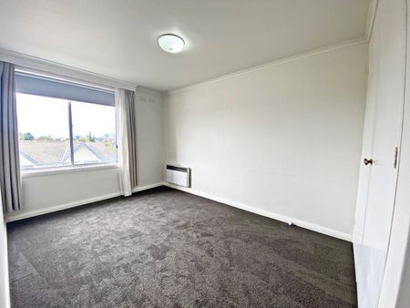 9/200 Clarke Street, Northcote VIC 3070 - Photo 2