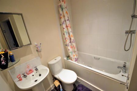 2 bedroom flat to rent - Photo 5