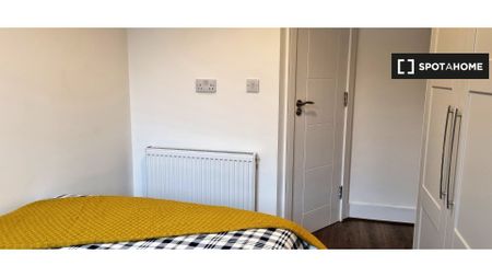 Room for rent in 7-bedroom apartment in Dublin - Photo 2