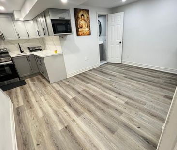 For Lease - 33 Mansewood Gardens, Toronto, Ontario - Photo 3