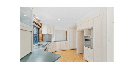 Beautiful High-Set Family Home in Quiet Cul-de-Sac - Photo 4