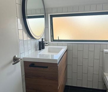 Modern Townhouse with Private Garden – Remuera - Photo 1