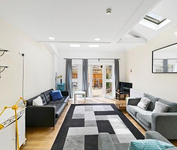 4 Bed Terraced House, Chingford Road, E17 - Photo 1