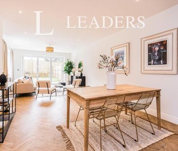 4 bedroom detached house to rent - Photo 3