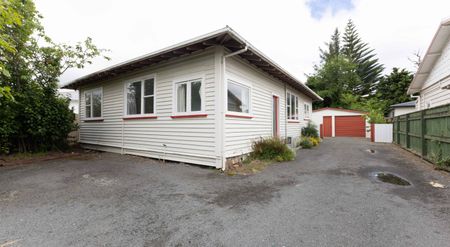 Tidy four bedroom home - Photo 3