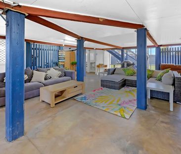 Beautifully Presented Queenslander - Photo 4
