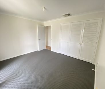 WELL PRESENTED IN FANTASTIC LOCATION! - Photo 4